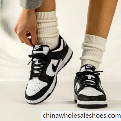 dunk low retro white black