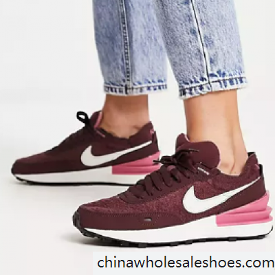 burgundy nike shoes