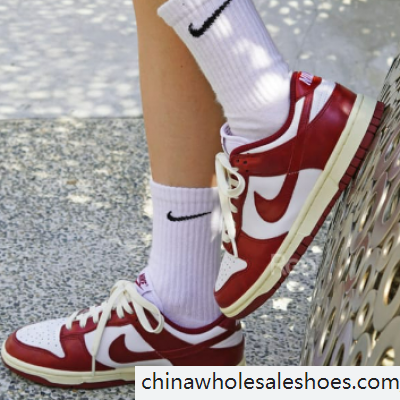 red and white nike dunks