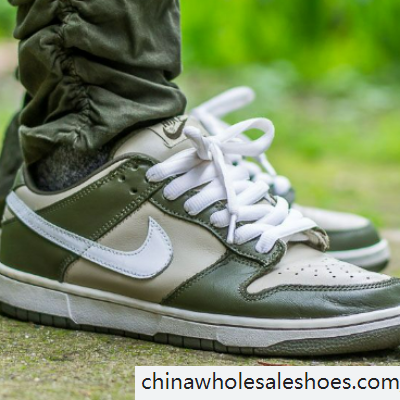 nike dunk olive green