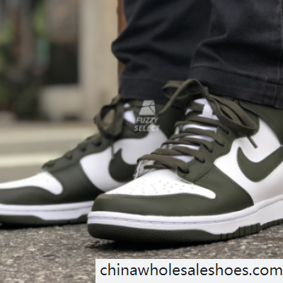 dunk high cargo khaki