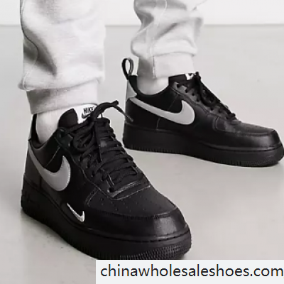 nike air force 1 mid black